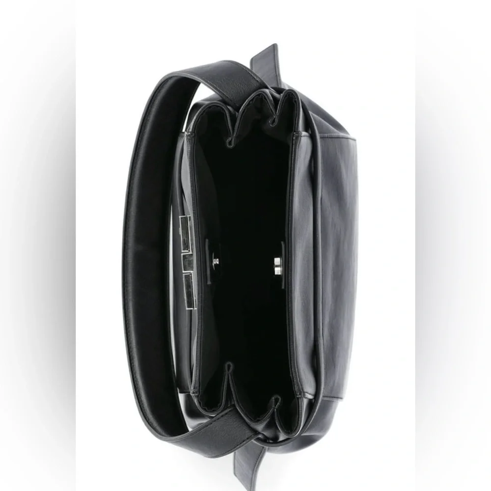 Time and Tru Women's Dalton Shoulder Bag, Black